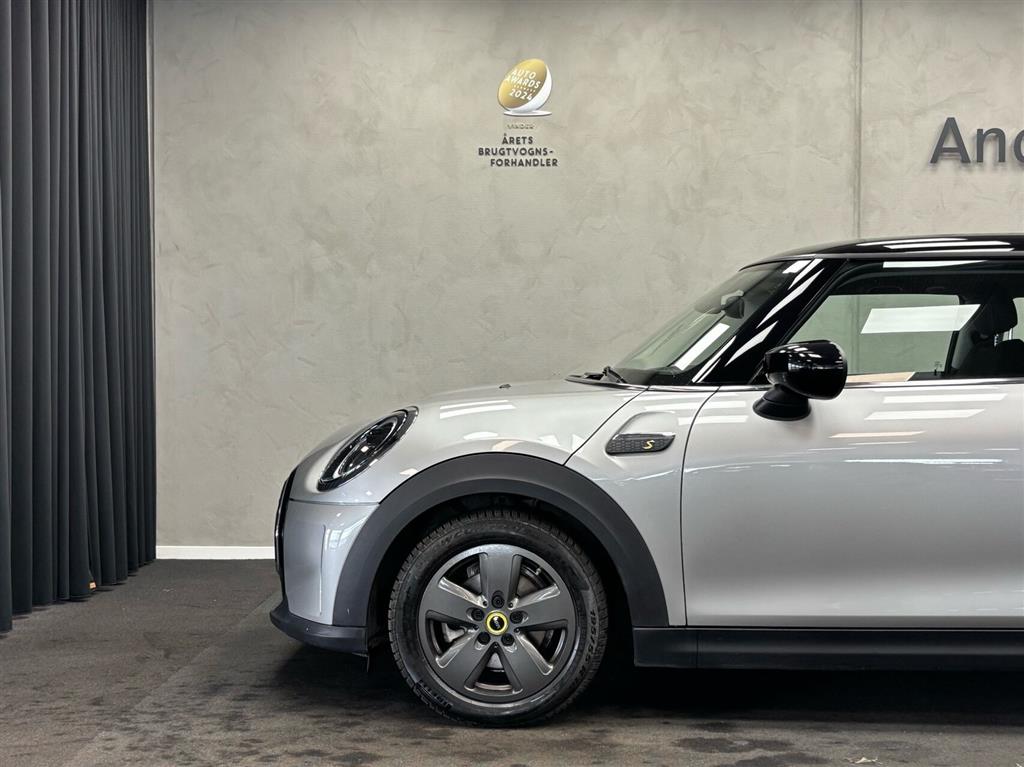 Mini Cooper SE EL Essential 184HK 3d Aut. - Image 4