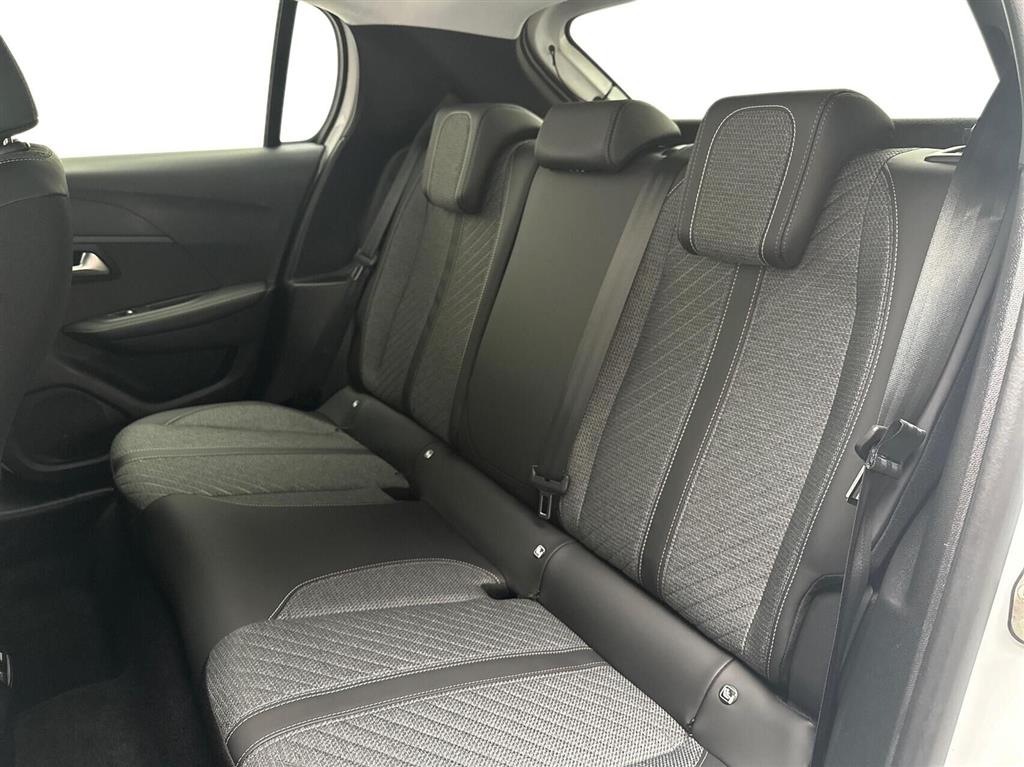 Peugeot e-208 EL Allure 136HK 5d Aut. - Image 13