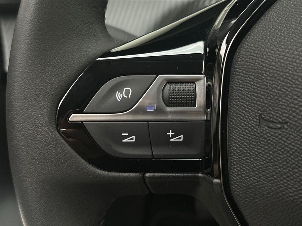 Peugeot e-208 EL Allure 136HK 5d Aut. - Image 16
