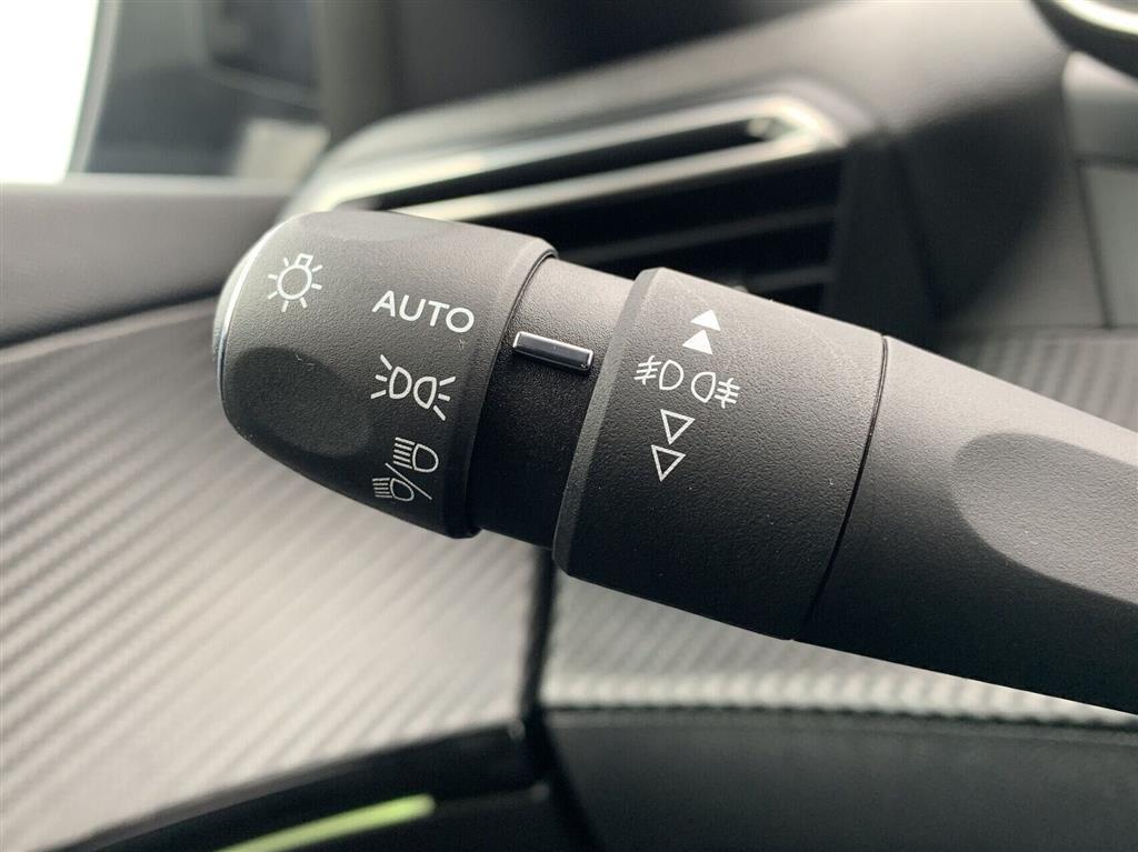 Peugeot e-2008 50 kWh GT Line 136HK 5d Aut. - Image 16