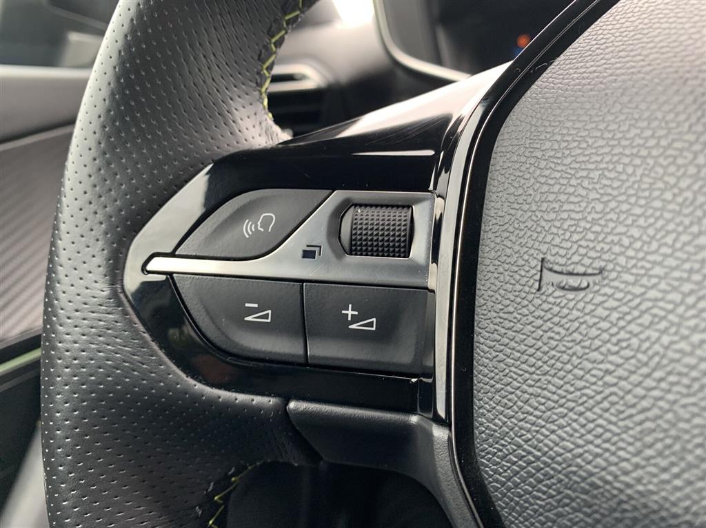 Peugeot e-2008 50 kWh GT Line 136HK 5d Aut. - Image 20