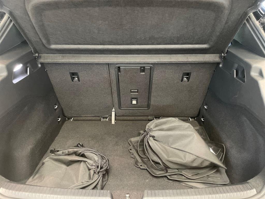 VW ID.3 EL Pro Performance 204HK 5d Aut. - Image 16