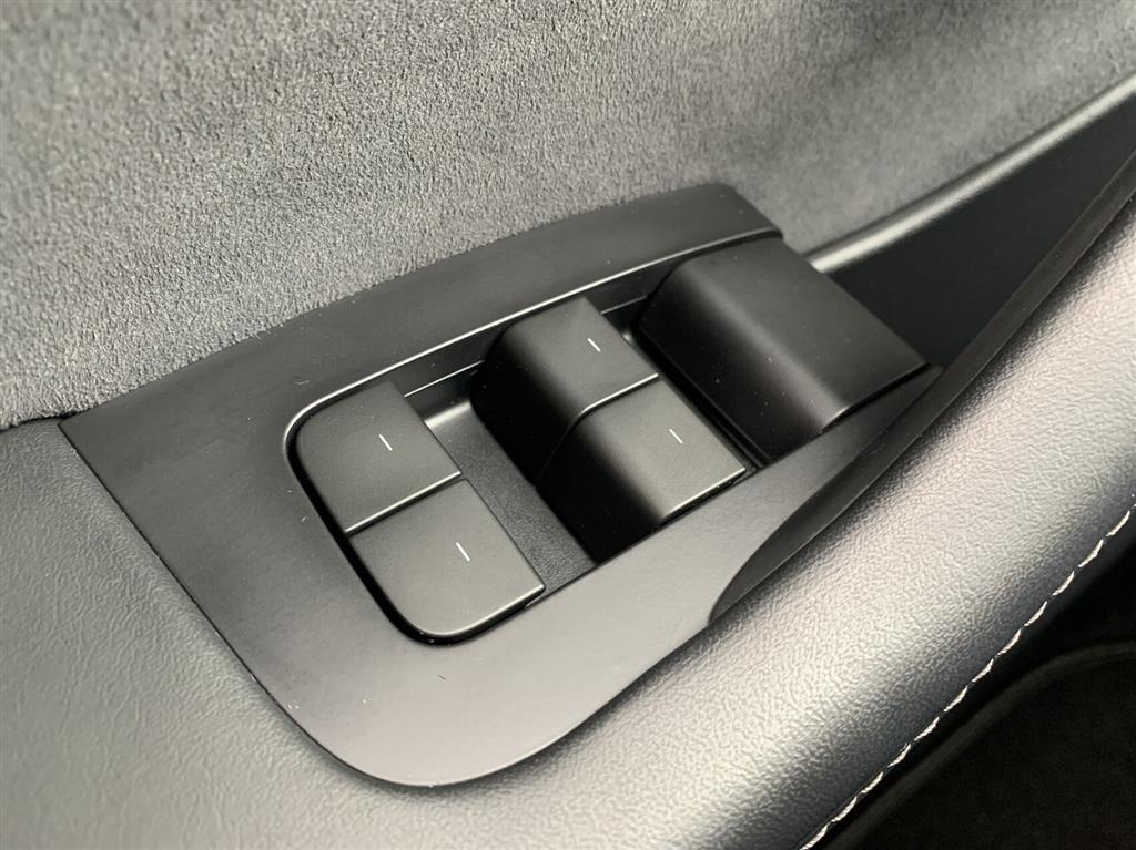 Tesla Model Y 75 kWh Long Range AWD 514HK 5d Aut. - Image 16