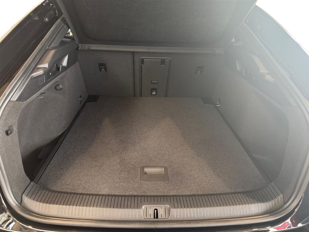 VW ID.7 EL Pro 286HK 5d Aut. - Image 16