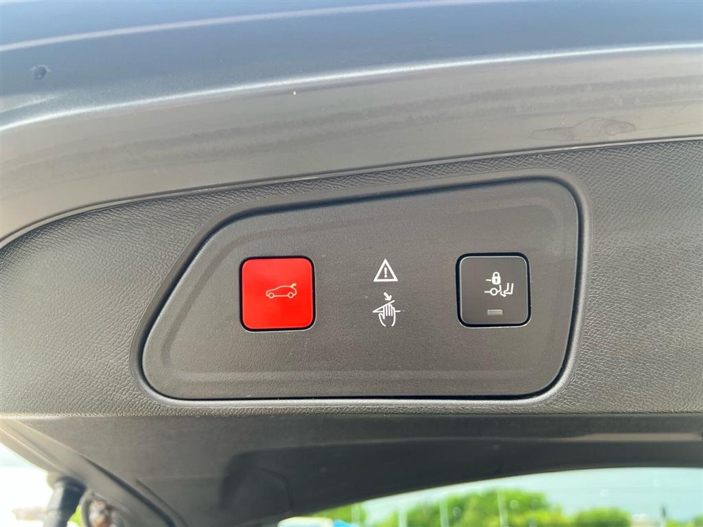 Peugeot 3008 1,6 PureTech Plugin-hybrid GT AWD EAT8 300HK 5d 8g Aut. - Image 12