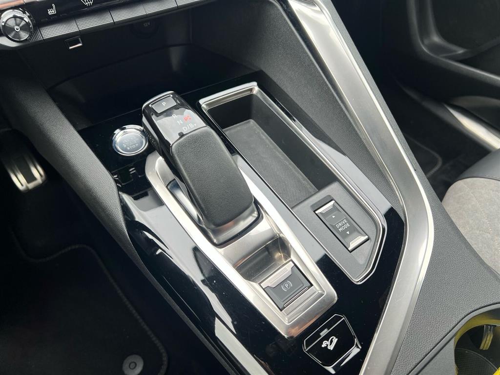 Peugeot 3008 1,6 PureTech Plugin-hybrid GT AWD EAT8 300HK 5d 8g Aut. - Image 19
