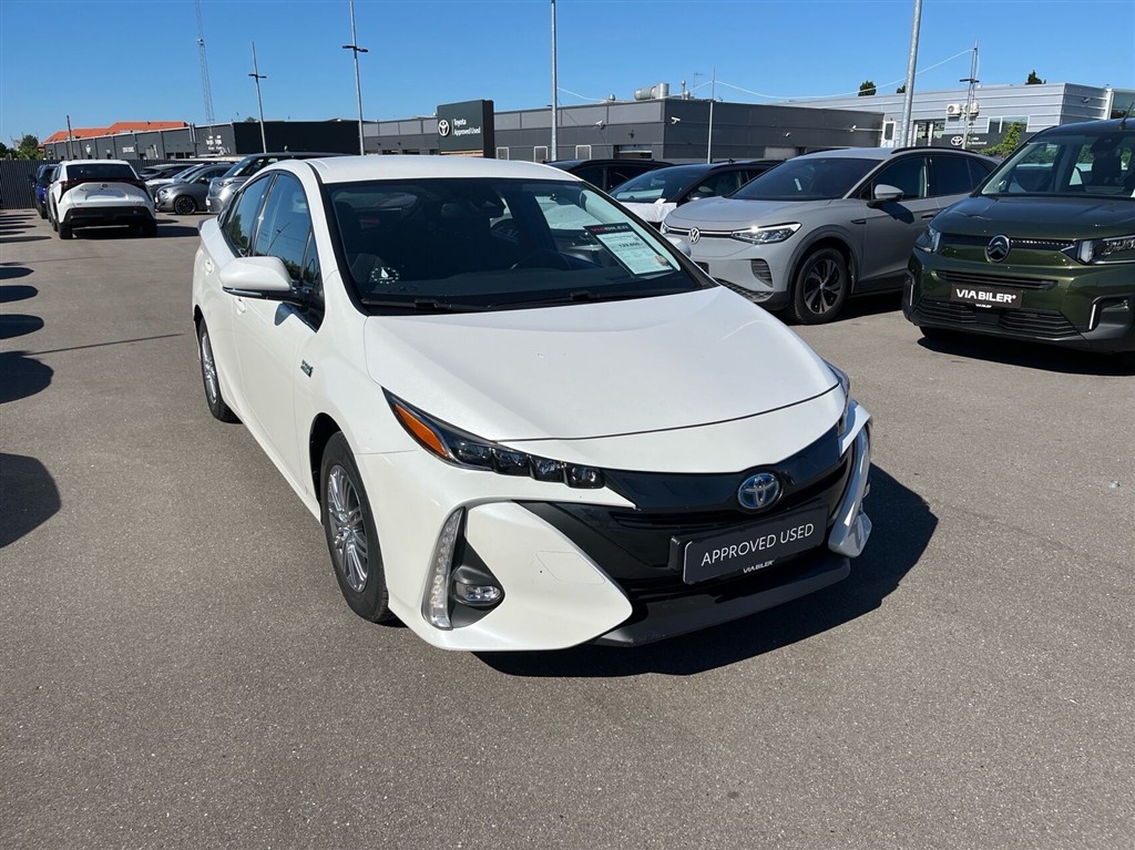Toyota Prius Plug-in 1,8 Plugin-hybrid H3 122HK 5d Aut. - Image 3