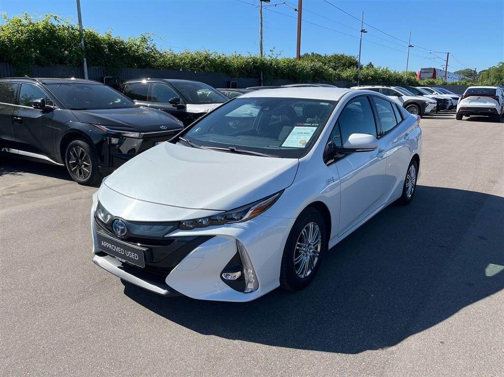Toyota Prius Plug-in 1,8 Plugin-hybrid H3 122HK 5d Aut.