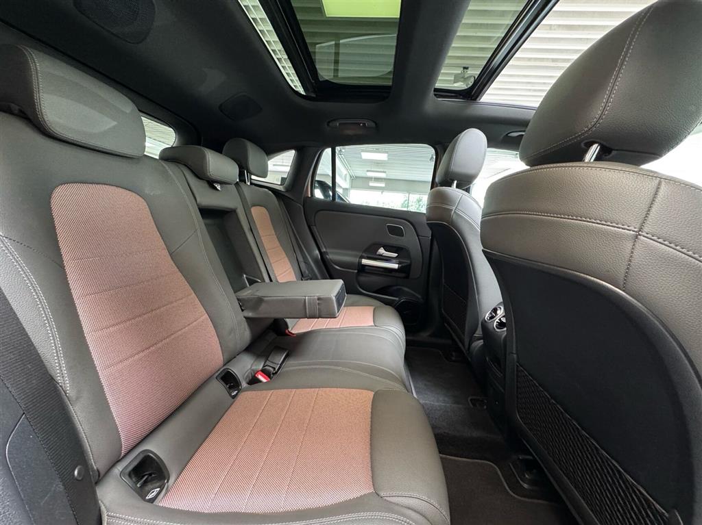 Mercedes-Benz EQA 250 EL Electric Art 190HK 5d Aut. - Image 11