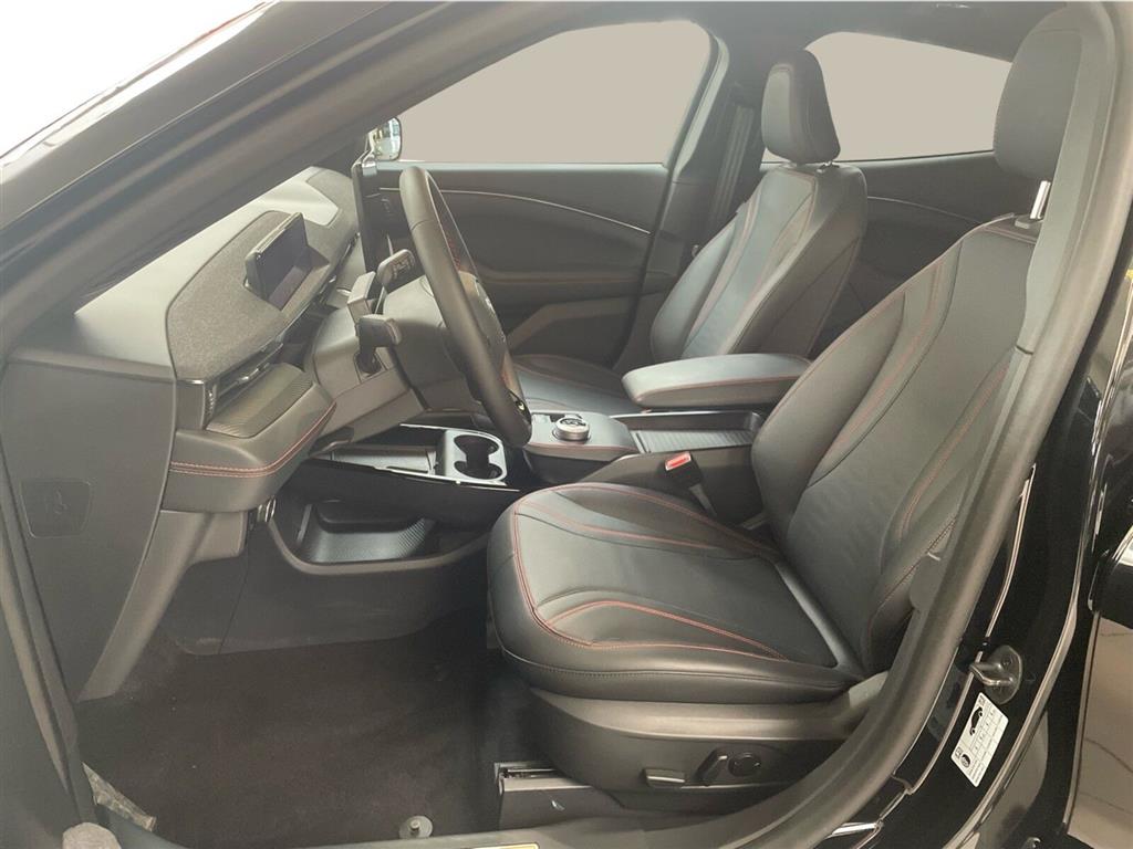 Ford Mustang Mach-E EL UR Premium AWD 351HK 5d Aut. - Image 9