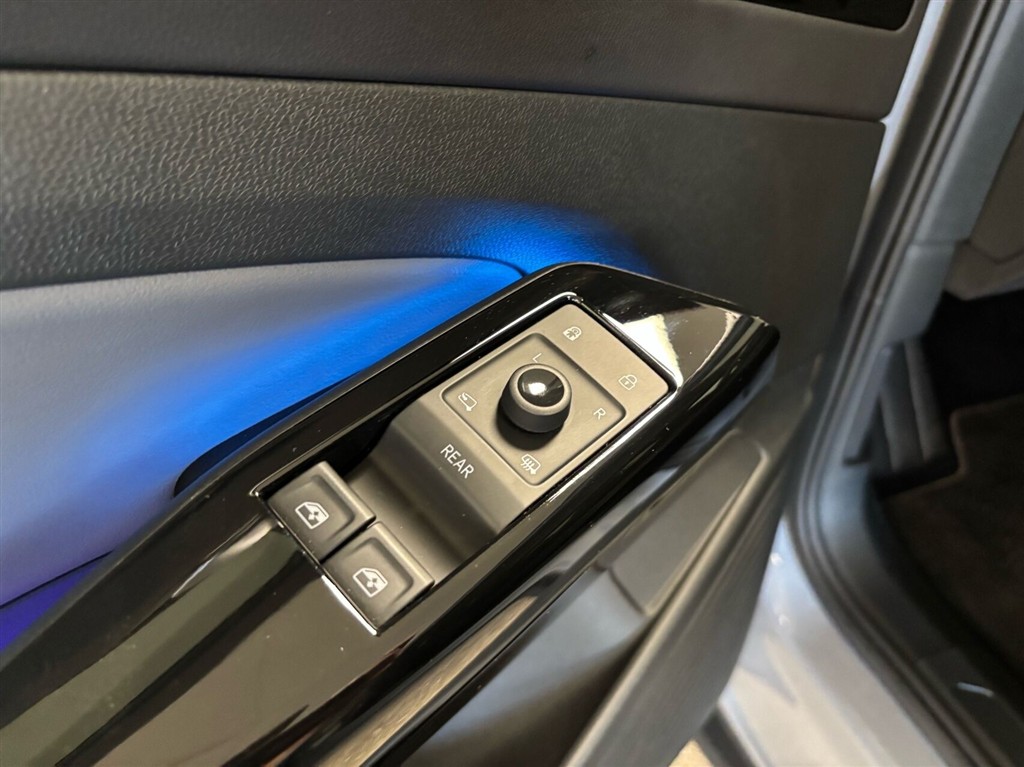 VW ID.4 EL Pro Performance 204HK 5d Aut. - Image 9
