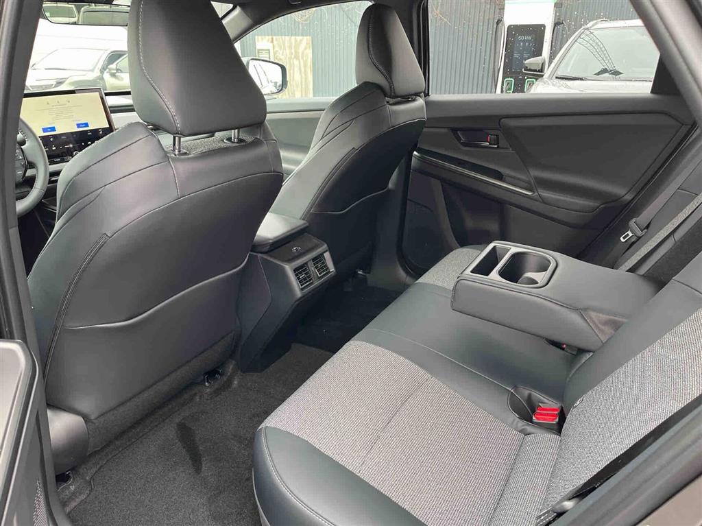 Toyota bZ4X 165 kW (224 hk) aut. gear Active Tech - Image 8