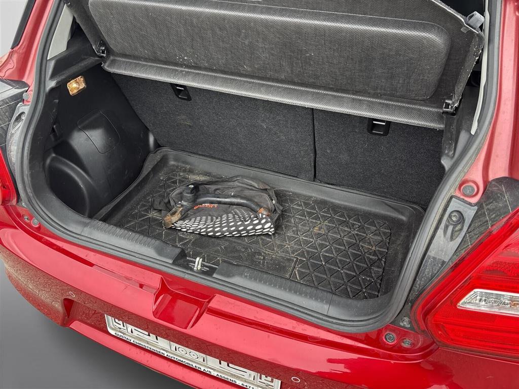 Suzuki Swift 1,2 Dualjet Mild hybrid Exclusive AEB CVT 83HK 5d Trinl. Gear - Image 7