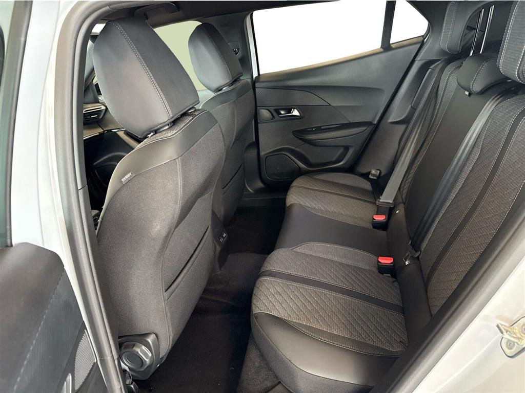 Peugeot e-2008 EL Allure 156HK 5d Aut. - Image 12