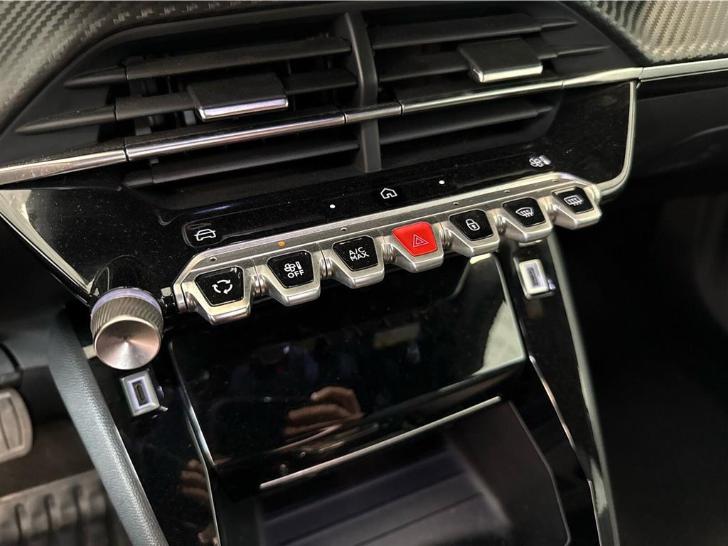 Peugeot e-2008 EL Allure 156HK 5d Aut. - Image 15