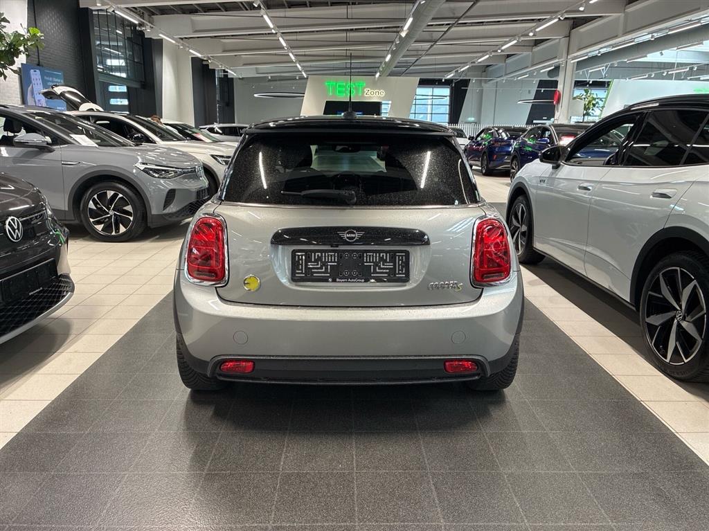 Mini Cooper SE EL Essential 184HK 3d Aut. - Image 3