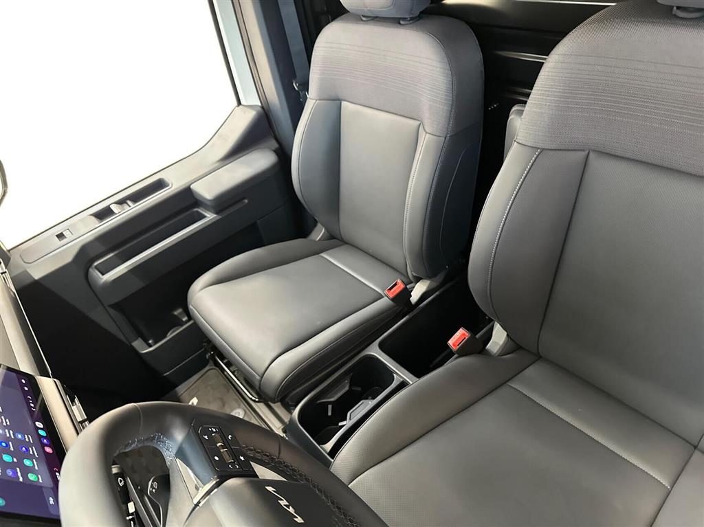 Kia PV5 Cargo L2H1 EL Long Range Work Pro 163HK Van Aut. - Image 12