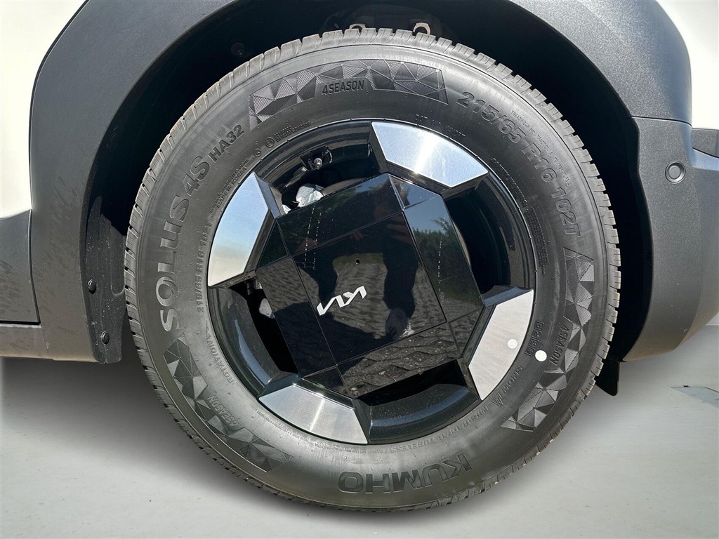 Kia PV5 Cargo L2H1 EL Long Range Work Pro 163HK Van Aut. - Image 8