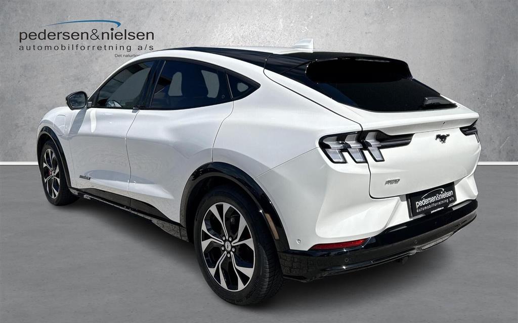 Ford Mustang Mach-E EL UR Premium AWD 351HK 5d Aut. - Image 3