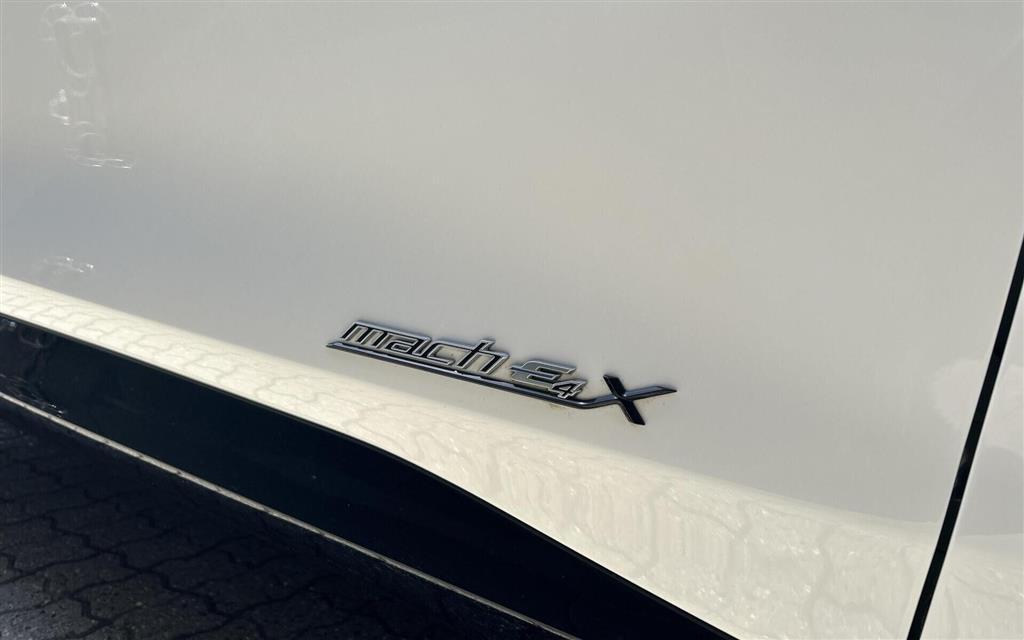 Ford Mustang Mach-E EL UR Premium AWD 351HK 5d Aut. - Image 24