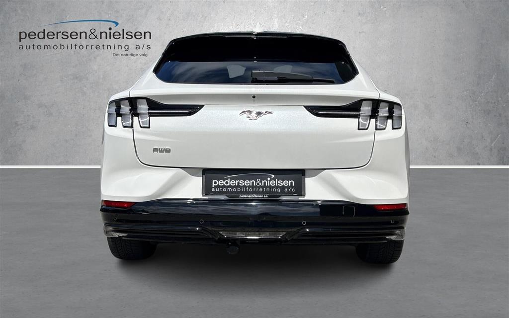 Ford Mustang Mach-E EL UR Premium AWD 351HK 5d Aut. - Image 4