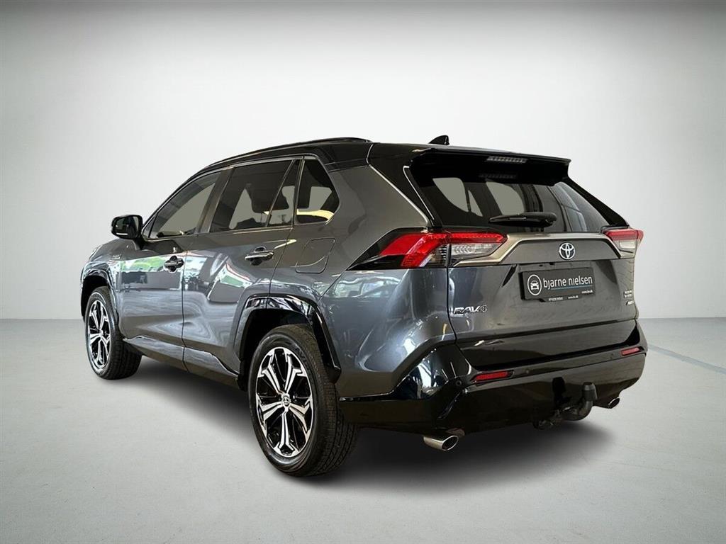 Toyota RAV4 Plug-in 2,5 Plugin-hybrid H3 Executive AWD 306HK 5d 6g Aut. - Image 2