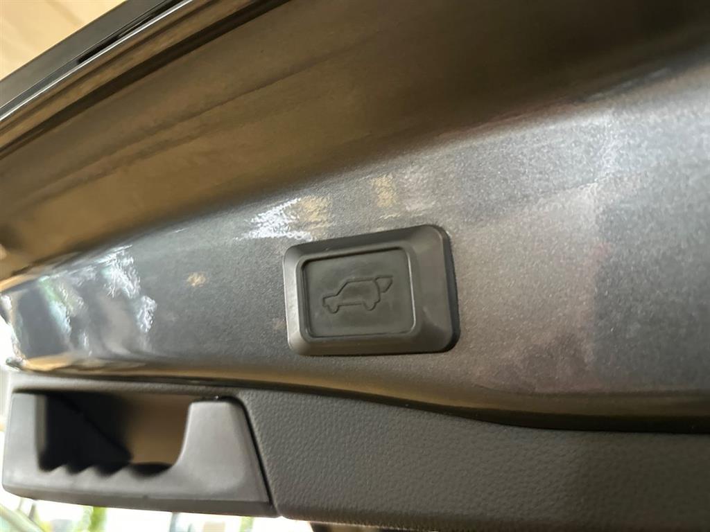 Toyota RAV4 Plug-in 2,5 Plugin-hybrid H3 Executive AWD 306HK 5d 6g Aut. - Image 21