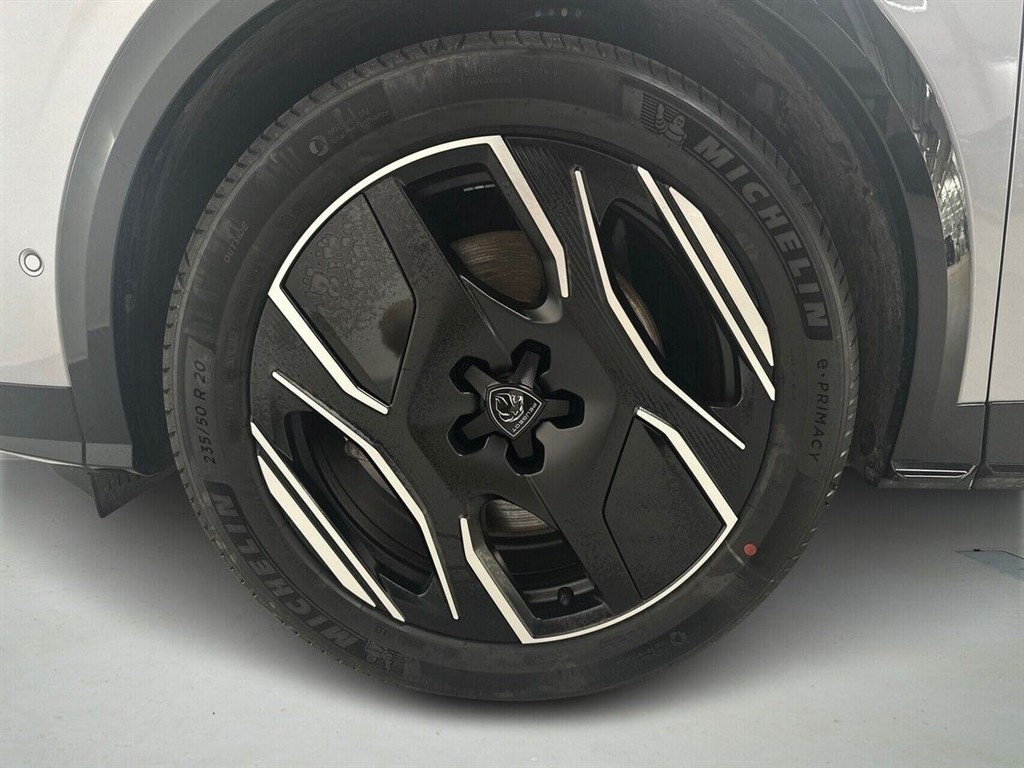 Peugeot e-5008 EL GT Pack 325HK 5d Aut. - Image 9
