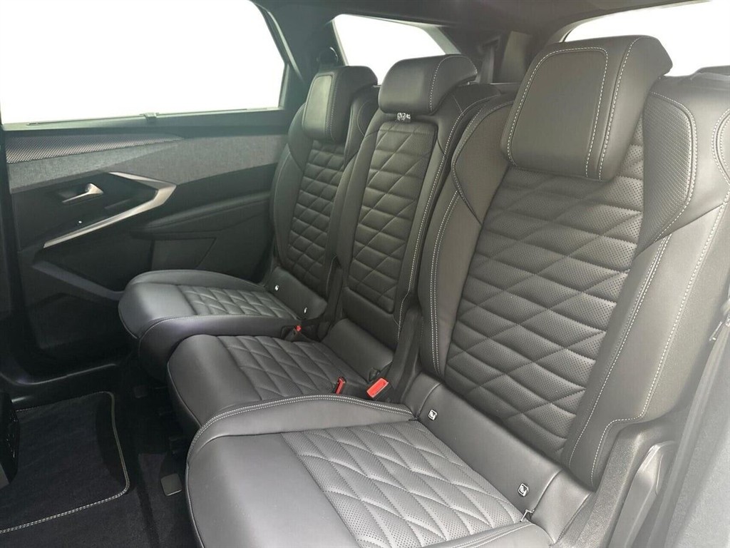Peugeot e-5008 EL GT Pack 325HK 5d Aut. - Image 13