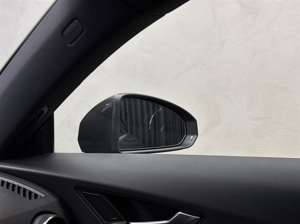 Audi TT 2,0 45 TFSI S Line Edition S Tronic 245HK 2d 7g Aut. - Image 32