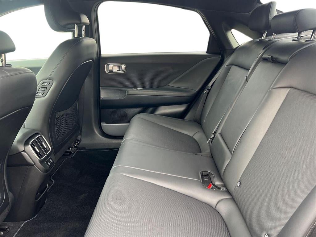 Hyundai Ioniq 6 Electric 77,4 kWh Advanced 229HK Aut. - Image 11