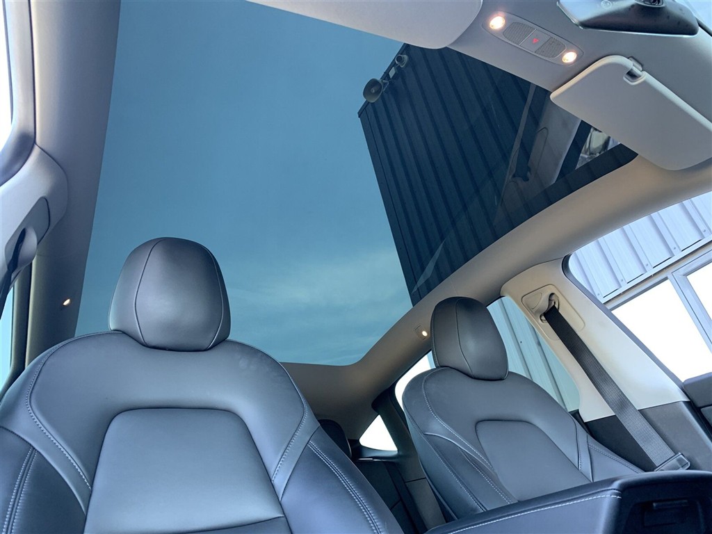 Tesla Model Y 75 kWh Long Range AWD 514HK 5d Aut. - Image 9