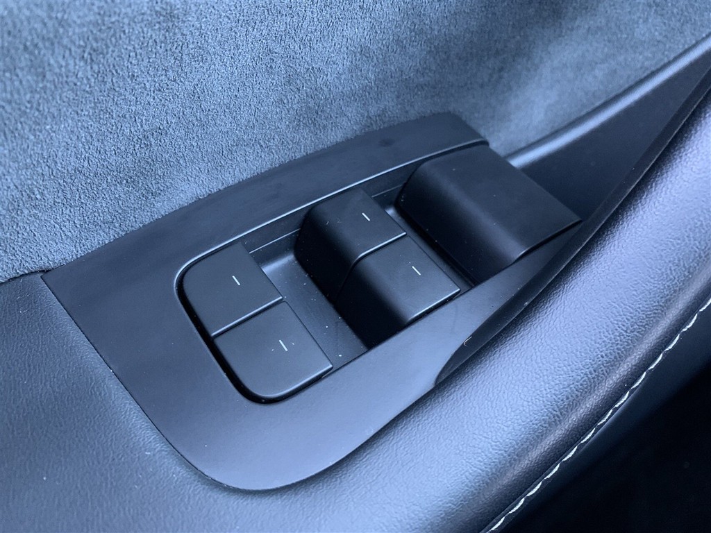 Tesla Model Y 75 kWh Long Range AWD 514HK 5d Aut. - Image 17