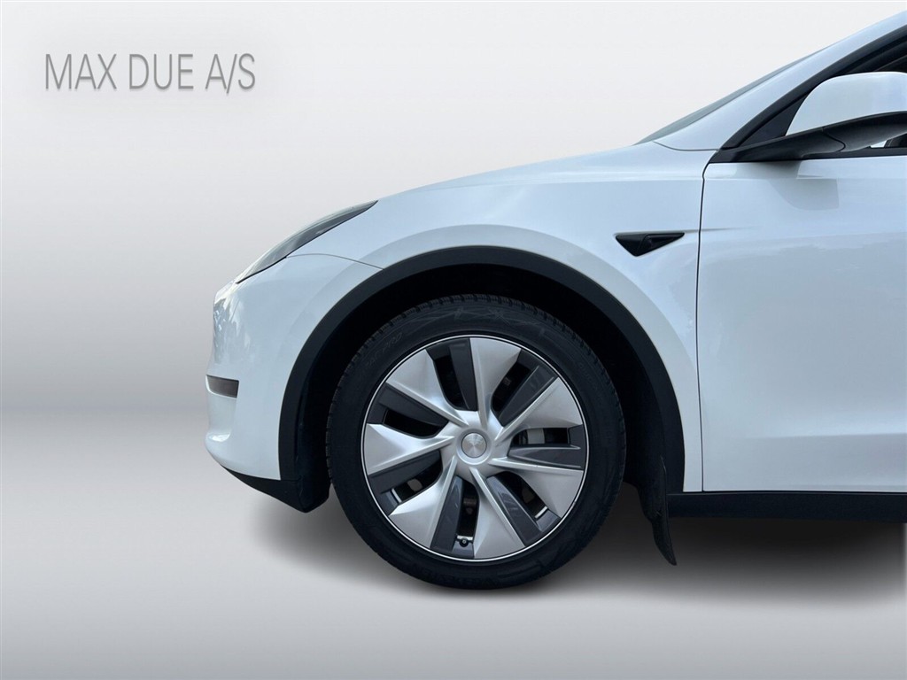 Tesla Model Y 75 kWh Long Range AWD 514HK 5d Aut. - Image 24