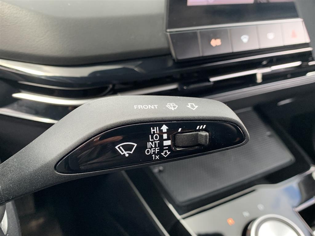 MG MG4 Electric 64 kWh LR Luxury 204HK 5d Aut. - Image 19