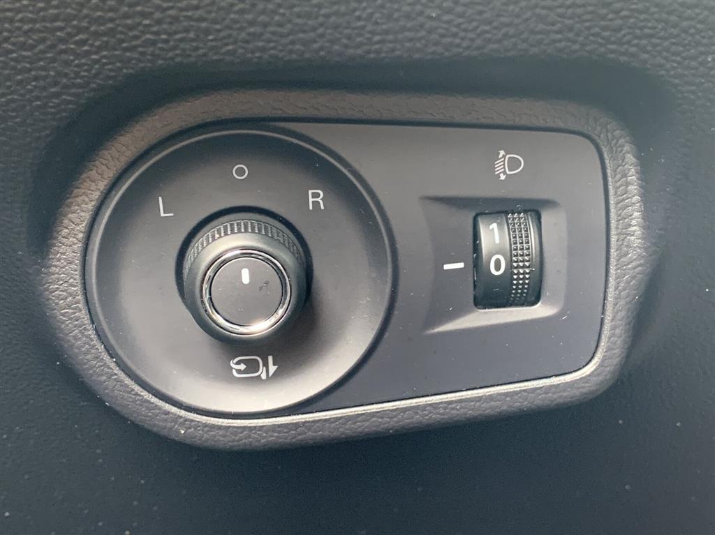MG MG4 Electric 64 kWh LR Luxury 204HK 5d Aut. - Image 22