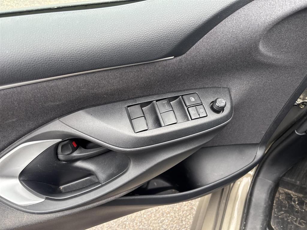 Toyota Yaris 1,5 Hybrid Active Technology 116HK 5d Trinl. Gear - Image 7