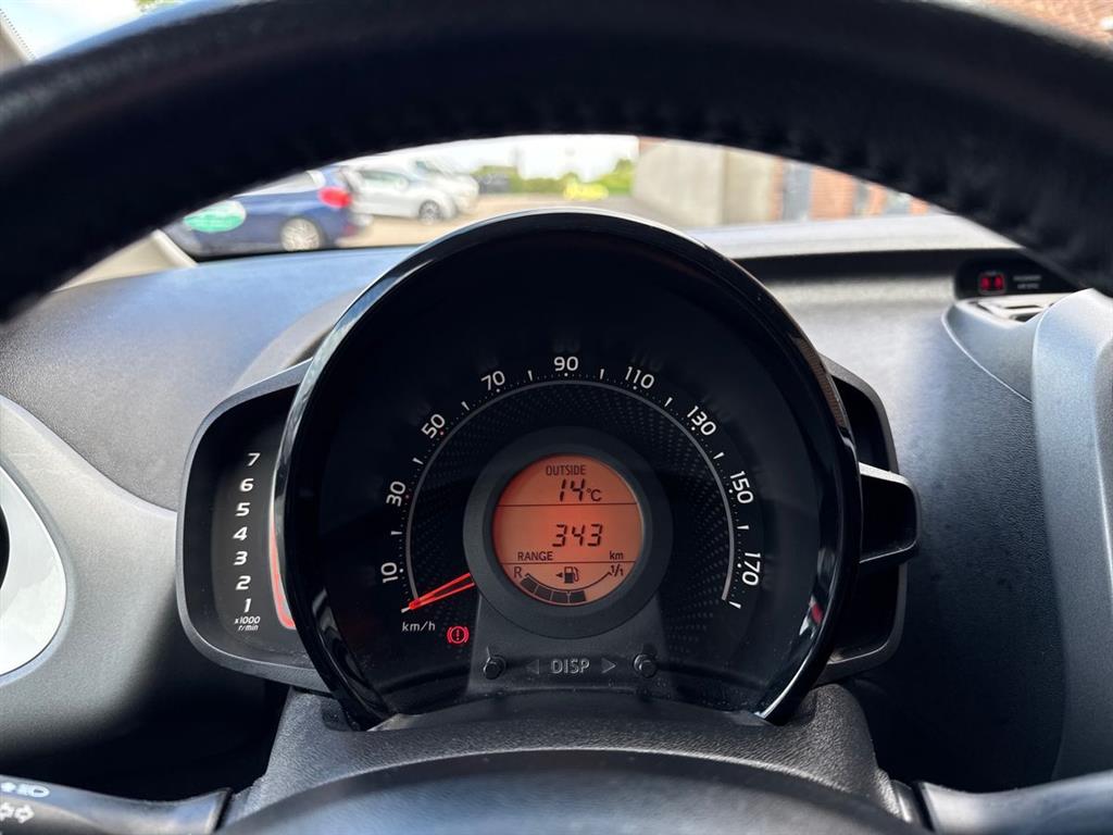 Toyota Aygo 1,0 VVT-I X-pression 72HK 5d - Image 12