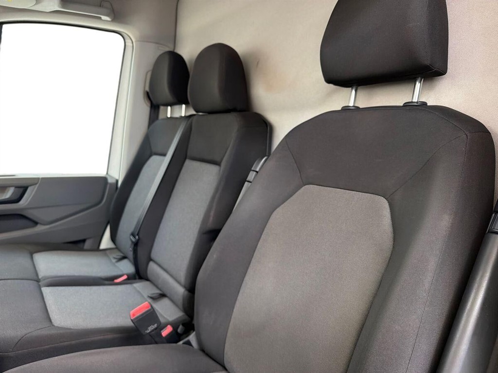 VW Crafter 35 L4H3 2,0 TDI SCR 177HK Van 6g - Image 12
