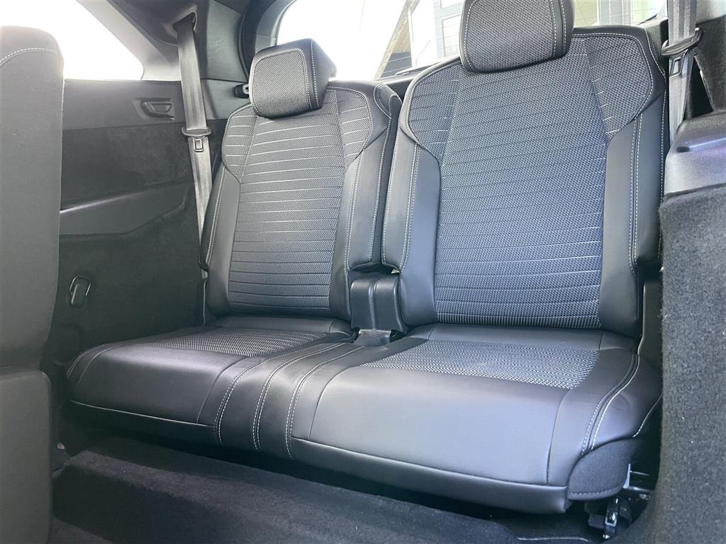 Peugeot e-5008 EL GT Pack 210HK 5d Aut. - Image 9