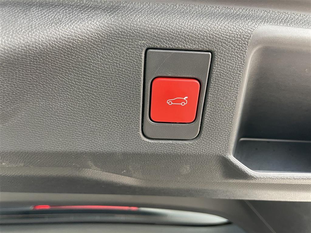 Peugeot e-5008 EL GT Pack 210HK 5d Aut. - Image 12