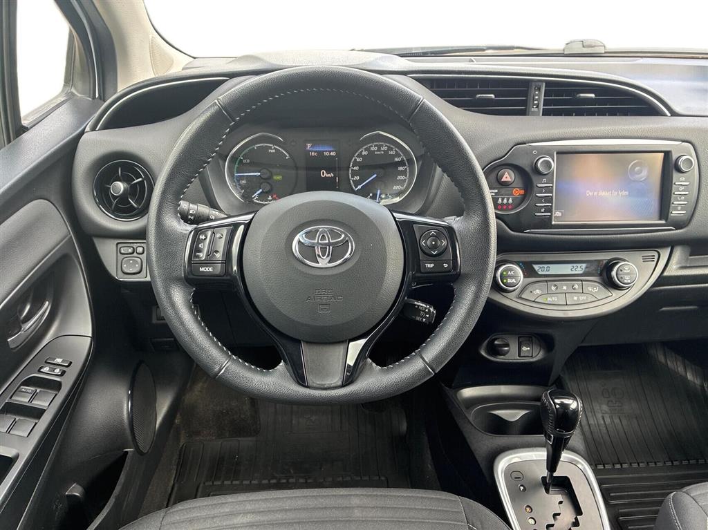 Toyota Yaris 1,5 Hybrid H3 Smartpakke E-CVT 100HK 5d Trinl. Gear - Image 9