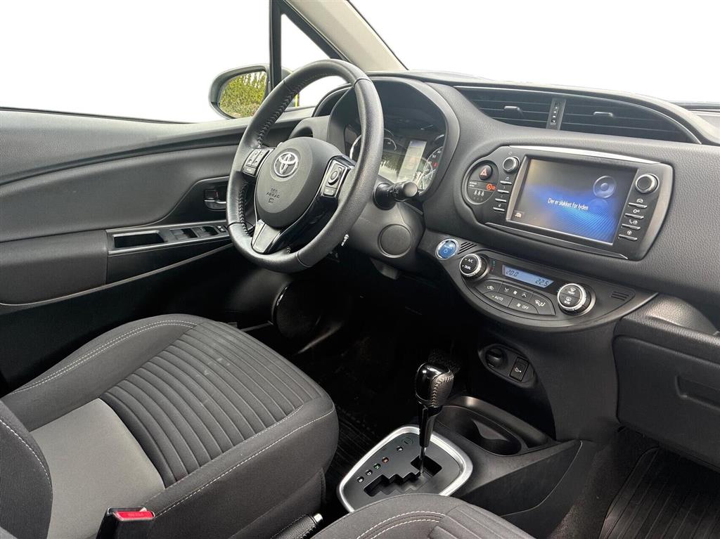Toyota Yaris 1,5 Hybrid H3 Smartpakke E-CVT 100HK 5d Trinl. Gear - Image 10