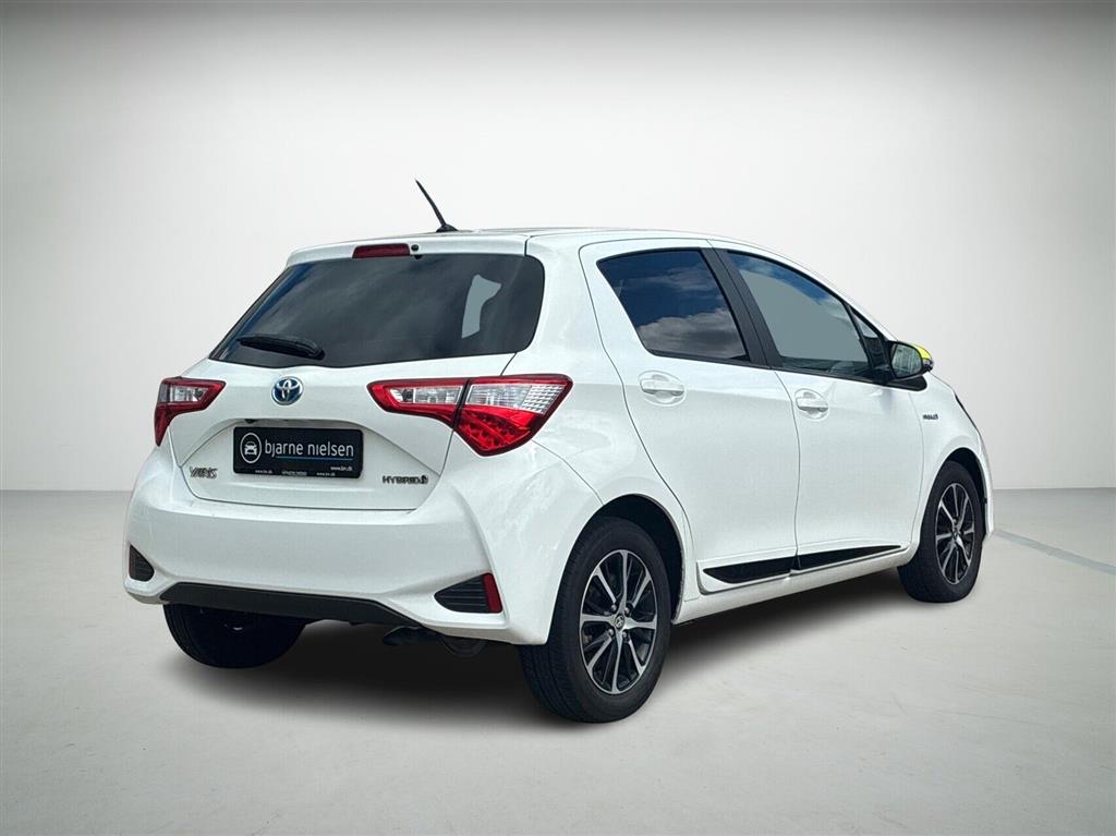 Toyota Yaris 1,5 Hybrid H3 Smartpakke E-CVT 100HK 5d Trinl. Gear - Image 2