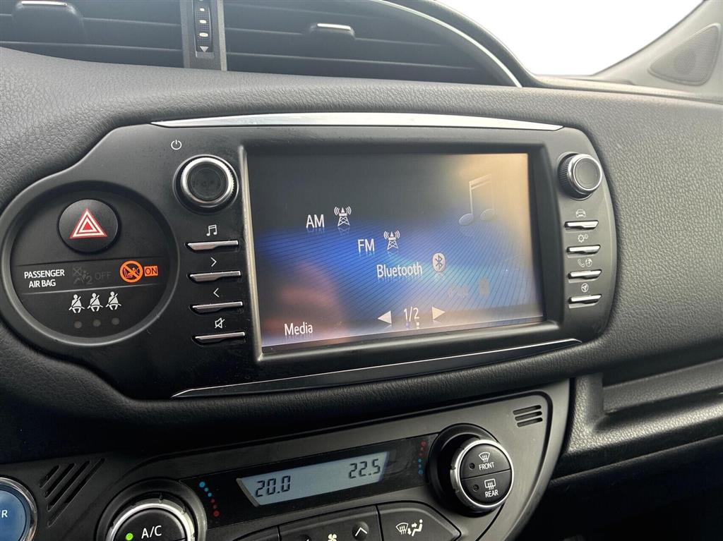 Toyota Yaris 1,5 Hybrid H3 Smartpakke E-CVT 100HK 5d Trinl. Gear - Image 11