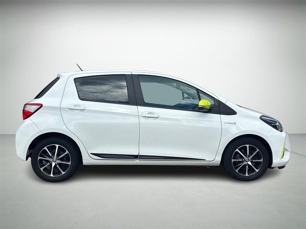 Toyota Yaris 1,5 Hybrid H3 Smartpakke E-CVT 100HK 5d Trinl. Gear - Image 5