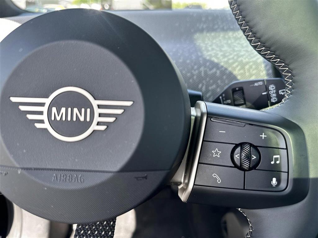 Mini Cooper SE EL Favoured Trim Option Level XL 218HK 3d Aut. - Image 9