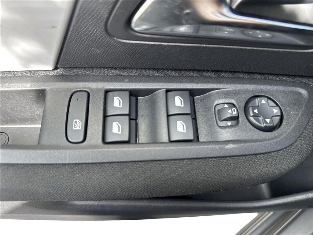 Citroën e-C4 EL You! 136HK 5d Aut. - Image 9
