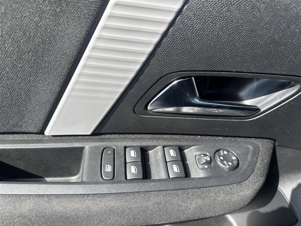 Citroën e-C4 EL You! 136HK 5d Aut. - Image 7