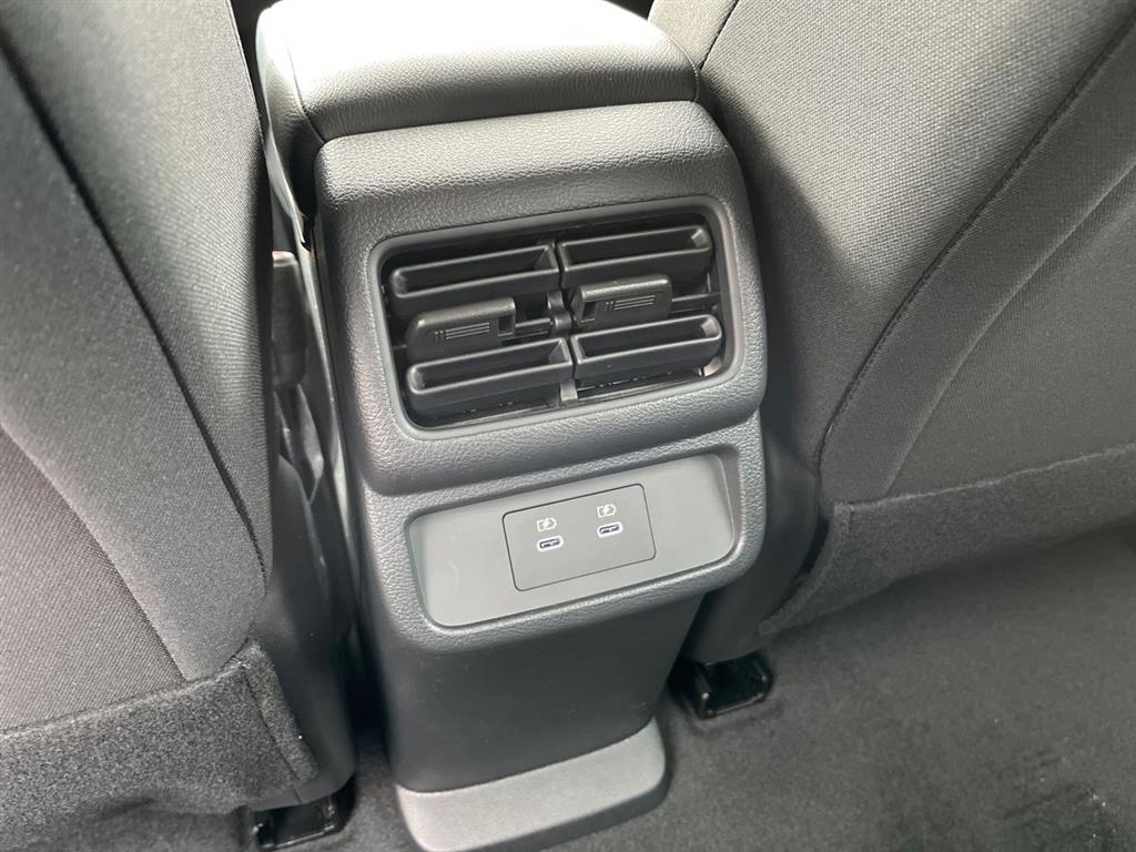 Nissan Leaf 52 kWh Engage+ 177HK 5d Aut. - Image 18